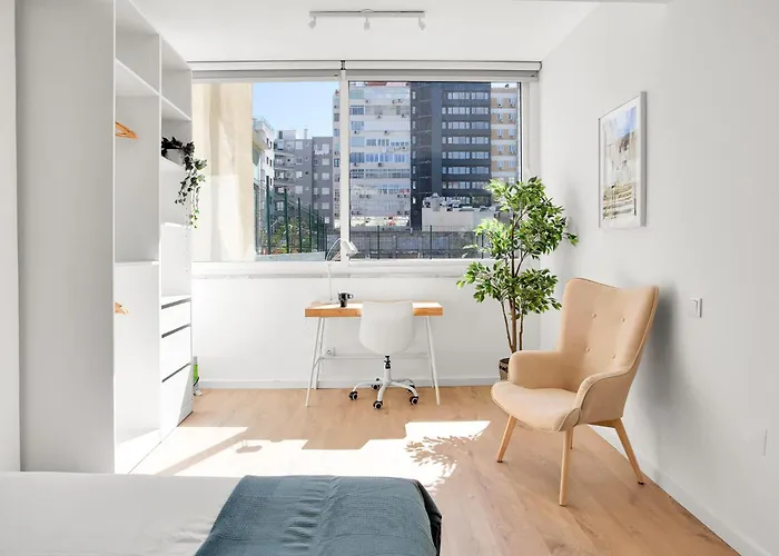 Bright In - 3 Bedrooms By Lisbeyond Lizbona